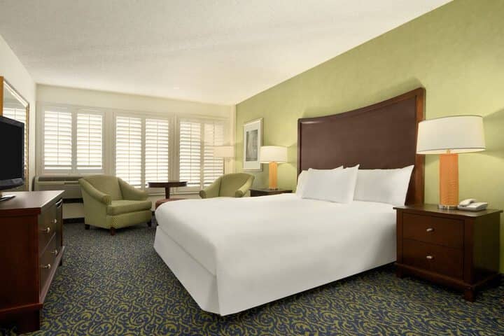 Room 5 of 25