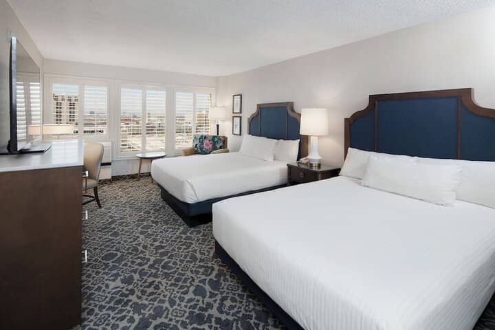 Room 6 of 25